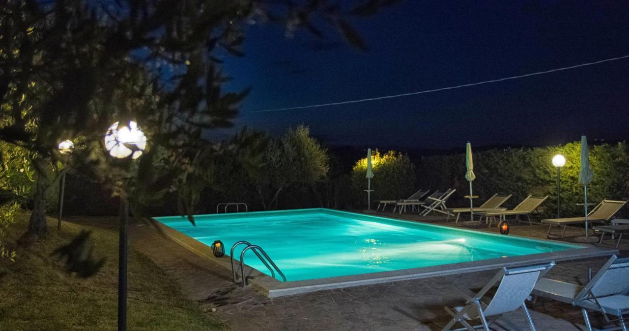 B&B Le Logge Di Sopra Asciano Exterior foto